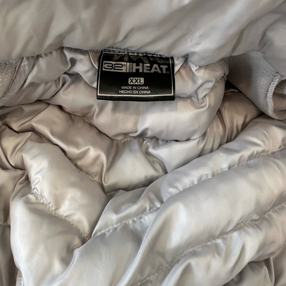 32 Degrees Heated Puffer Jacket Stretch comfort side panels GRAY Size XXL - Picture 9 of 15